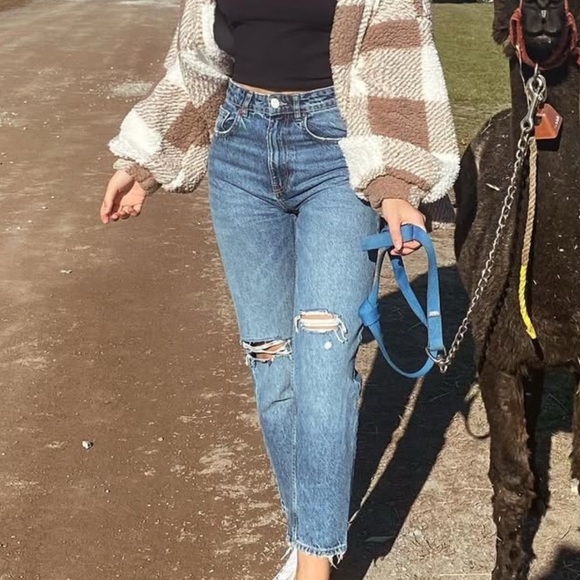 Zara Blue Straight Leg Jeans with Distressed Detailing - Picture 3 of 3